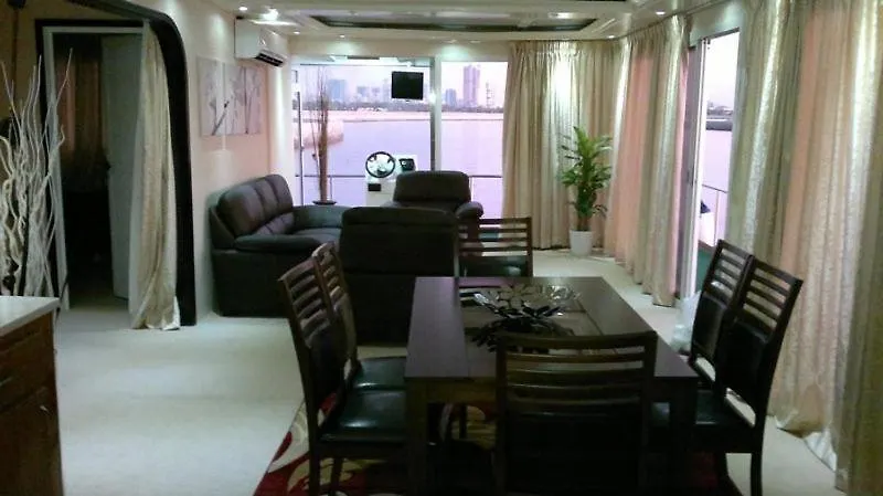 Jawhara Marines Floating Suite Dubai
